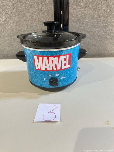 Marvel Licensed 2-Quart Slow Cooker - Blue/Black (1 of 5)