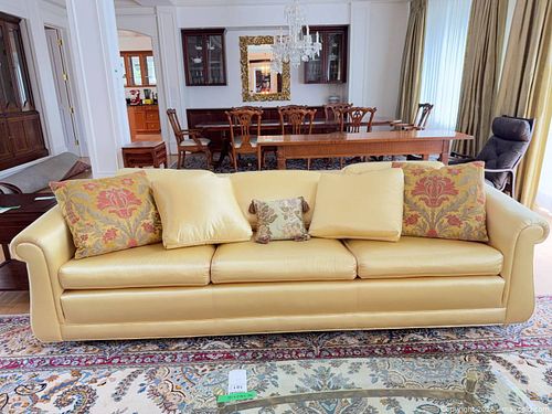 Sofa and Throw Pillows C (1 of 15)