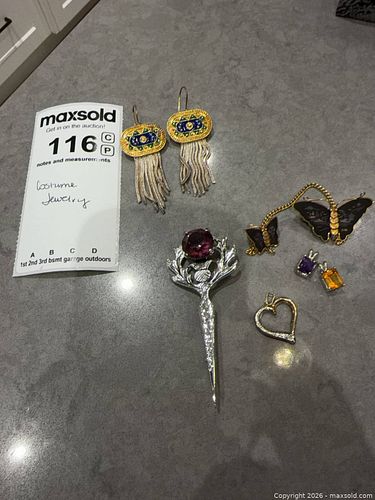 Lot #116 (1 of 6)