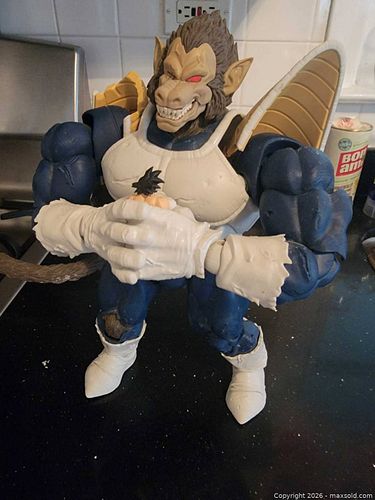 Dragon Ball Z Oozaru Great Ape Vegeta figure. (1 of 5)