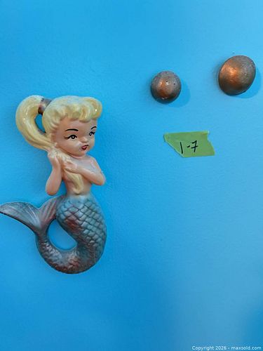 Lot #693 (1 of 7)