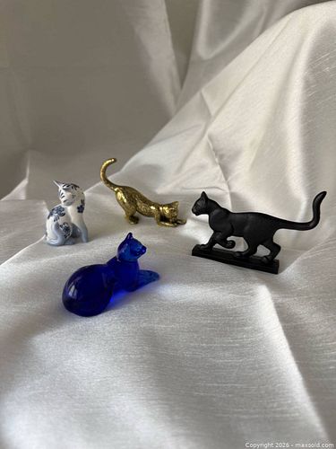 Curio Cabinet Cats Collection  (1 of 20)