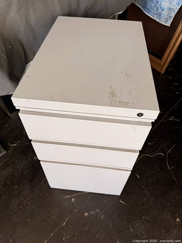 Lot #25 (1 of 4)