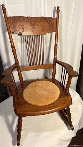Rocking chair (1 of 3)
