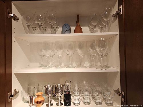 Mixed glassware and barware set with aerator and decorative vases (1 of 5)