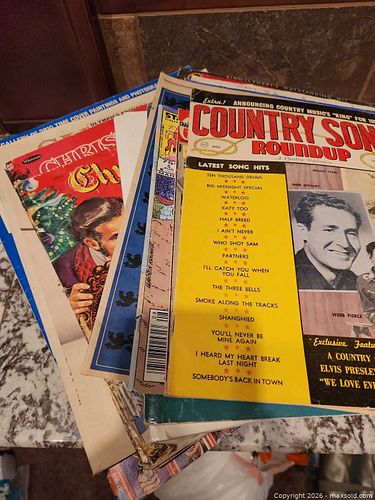 Vintage Magazines & Local/Collectible Souvenirs (1970s–1980s) (1 of 5)