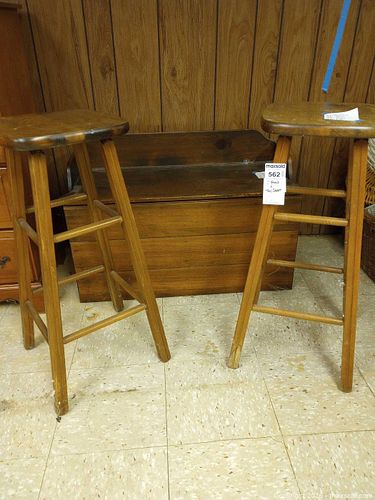 Lot #562 (1 of 12)