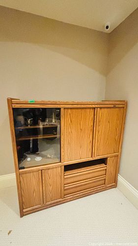 Cabinet (1 of 7)
