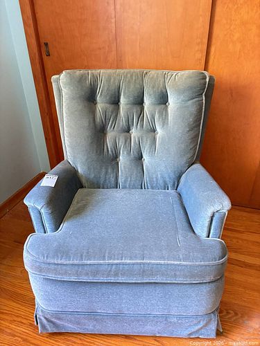 Lot #817 (1 of 8)