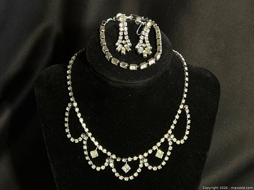 Vintage Rhinestone Jewelry Set with Necklace, Bracelet & Earrings (1 of 20)