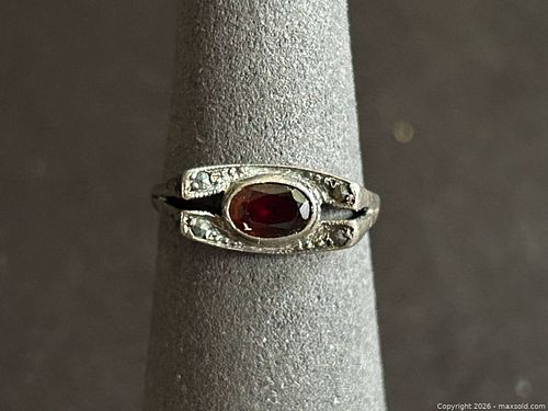 Vintage Sterling Silver Garnet Style Ring (1 of 20)