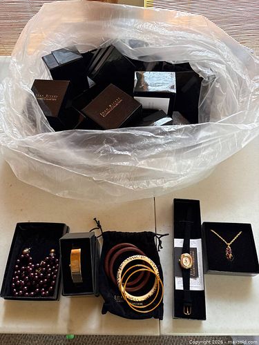Joan Rivers Classics Collection Jewelry Assortment with Boxes (1 of 14)