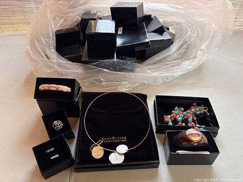 Joan Rivers Classics Jewelry with Boxes (1 of 14)