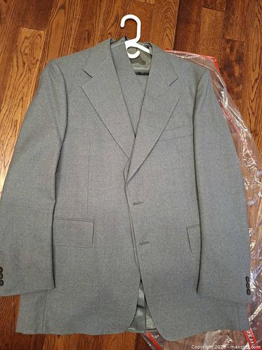 Lot #62 (1 of 9)