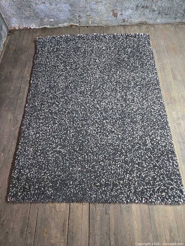 IKEA VINDUM High Pile Shag Rug 133 x 180 cm Charcoal (1 of 5)
