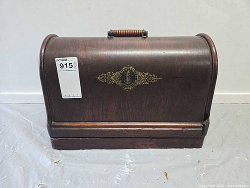 Lot #915 (1 of 12)