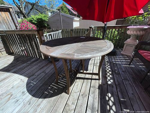 Outdoor Round Wood Dining Table B (1 of 8)