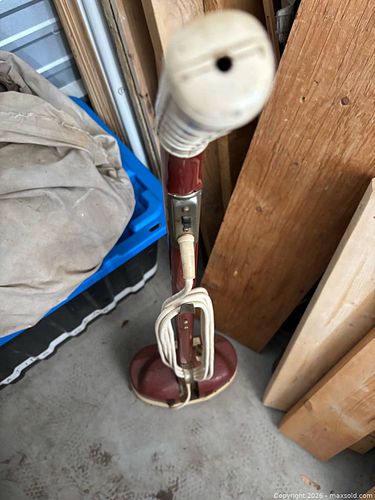 vintage vacuum (1 of 2)