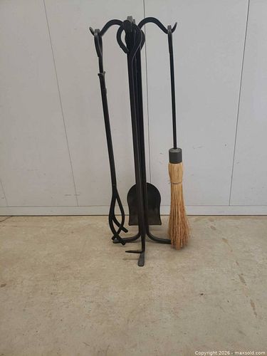 Lot #19 (1 of 4)