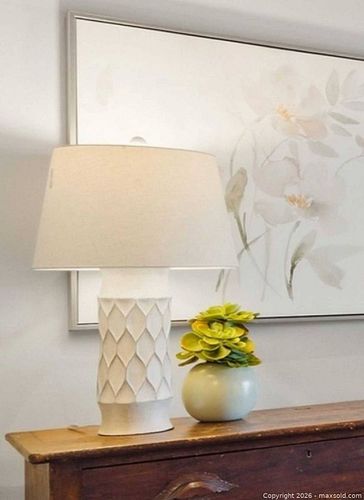 Pair of Resin table lamp with picket pattern 3519 + 3520 (1 of 3)