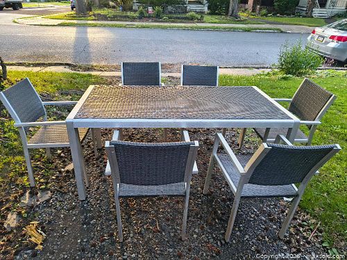 7 piece patio set (1 of 4)