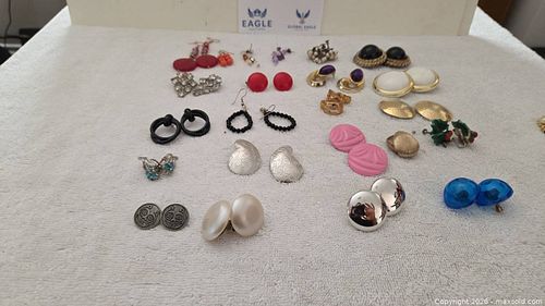 assorted vintage costume earrings (1 of 8)