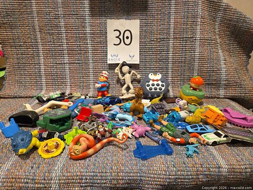 Lot of 11-25 Mixed Plastic & Rubber Small Toys and Figures (1 of 8)