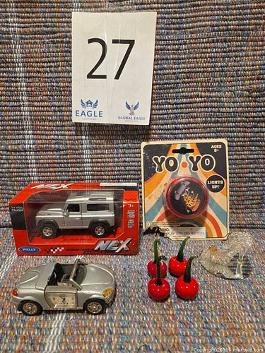 Mixed Collectible Figurines, Diecast Vehicles & Novelty Toys (1 of 14)