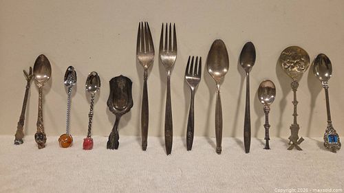 vintage souvenir spoons and collectible  (1 of 15)