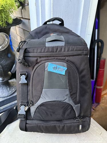 HIGH QUALITY CAMERA BAG / BACKPACK. (1 of 3)