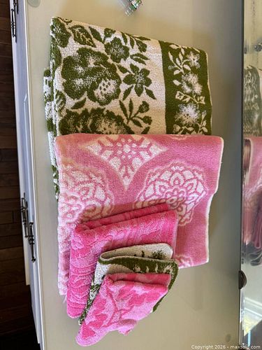Retro towels  (1 of 3)