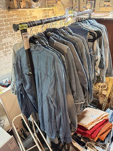 Metal Clothing/Garment Rack D (1 of 6)