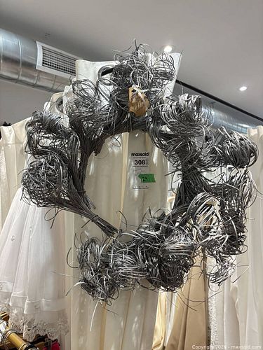 Silver Wreath, Indoor/Outdoor B (1 of 5)