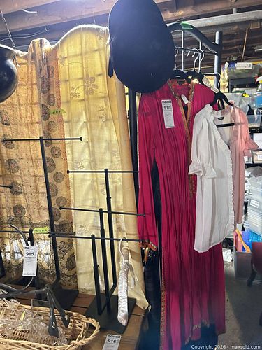 Women's Clothing Lot C (1 of 16)