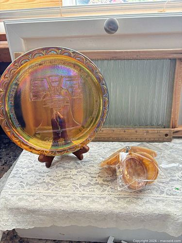 Vintage Carnival Glass Liberty Bell Plate, Washboard & 5 Drawer Pulls (1 of 7)