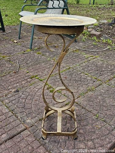 Indoor Outdoor Plant Stand  (1 of 10)