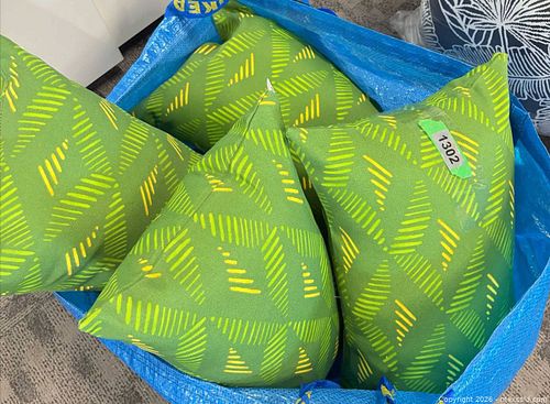 4 NEW Outdoor Lumbar Patio Cushions (1 of 1)