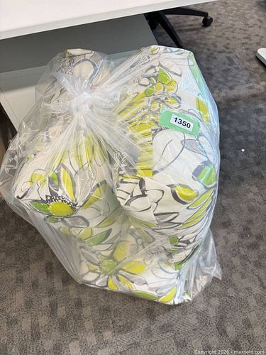 4 NEW Outdoor Patio Cushions (1 of 1)
