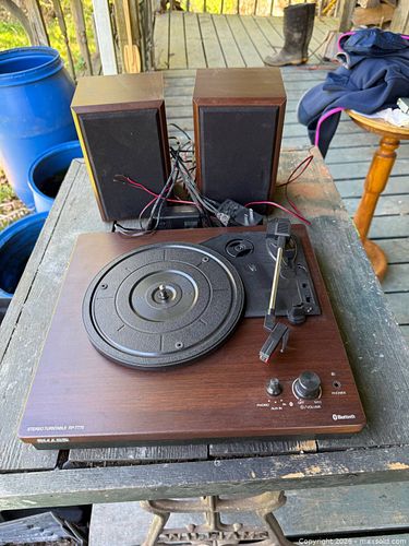 Lot #28 (1 of 8)