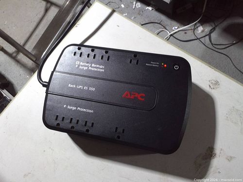 apc back-ups es 550 (1 of 2)