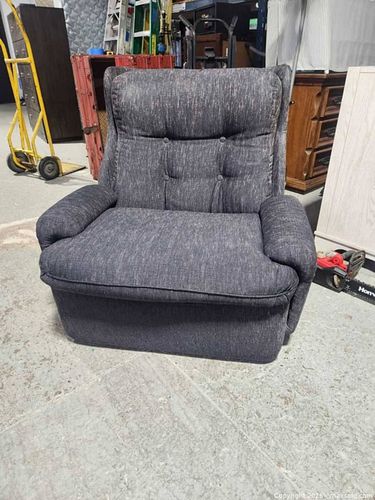 Armchair (1 of 3)
