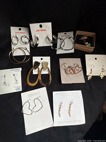 Mixed Lot of 11 Pairs of Women's Earrings sterling silver and costume (1 of 13)
