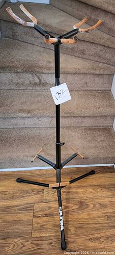 "Ultra" Guitar Stand. (1 of 10)