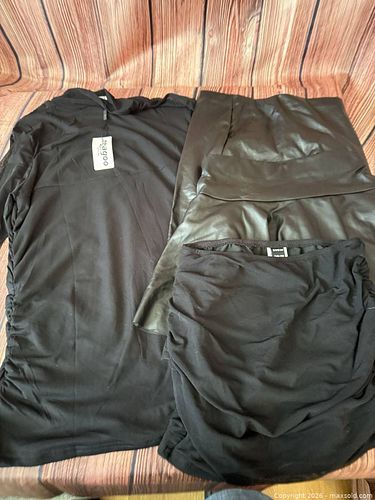 Lot of 3 Black Women's Pieces (Top, Skirt, Bandeau) (1 of 5)