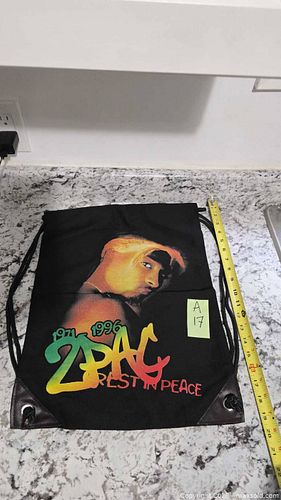 Lot A17- Tupac 2Pac Black Multicolor Drawstring Backpack (1 of 4)