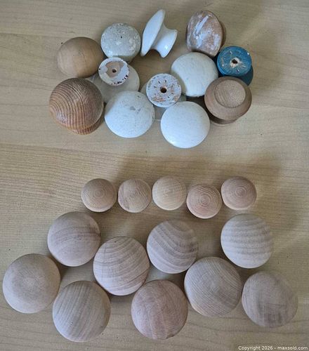 26 Wooden Knobs (1 of 6)
