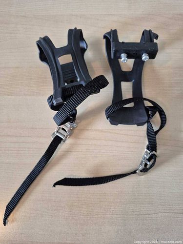 Pair of New Bicycle Tow Clips (1 of 3)