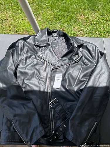 Lot #26 (1 of 6)