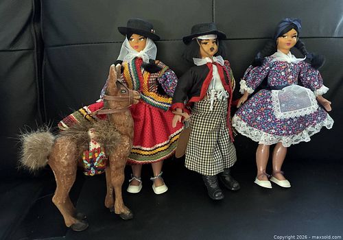 Traditional Argentinian Dolls - Collectibles (1 of 3)