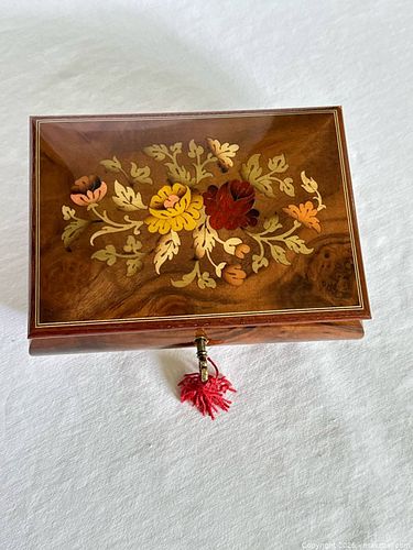Lot #8 (1 of 10)